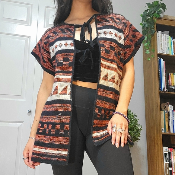 Colorful Geometric Sweater Vest - Picture 3 of 8